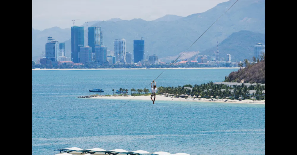 Ngắm biển trời Nha Trang trên đường zipline ảnh 4