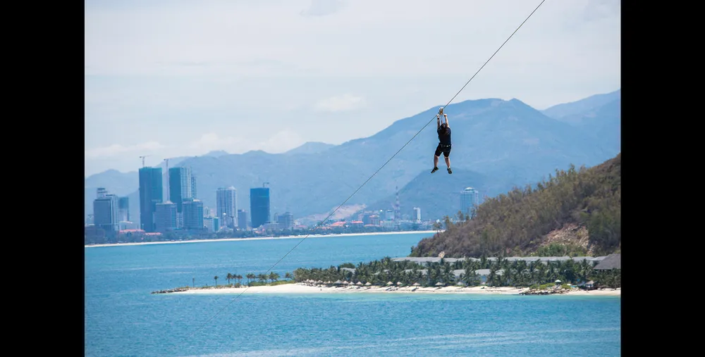 Ngắm biển trời Nha Trang trên đường zipline ảnh 5