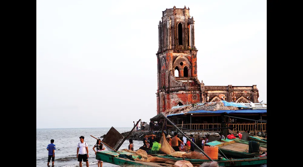 Viếng thăm giáo đường mùa Noel ảnh 1