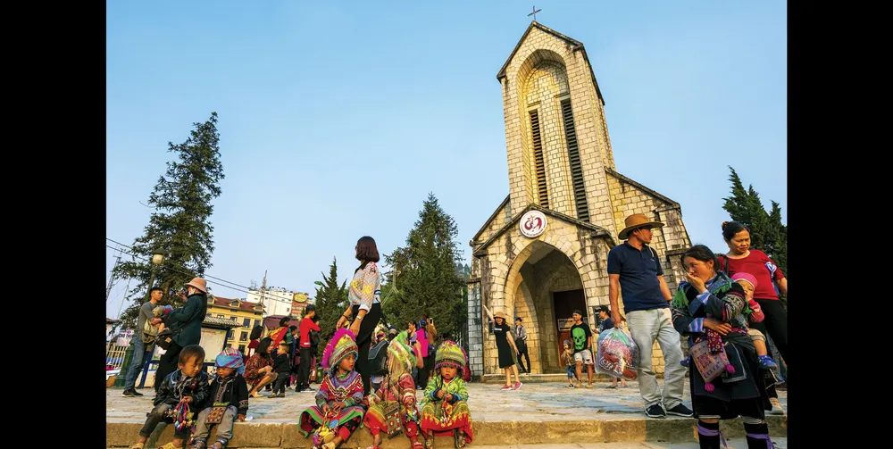 Viếng thăm giáo đường mùa Noel ảnh 5