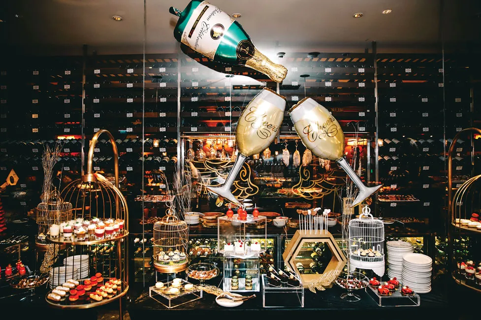 Du hành mùa lễ hội tại khách sạn Hôtel Des Arts Saigon ảnh 1