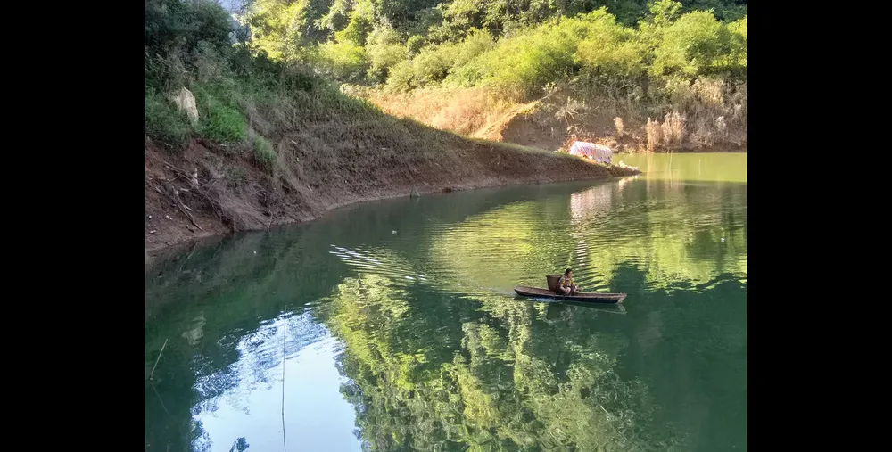 Kỳ vĩ hang động Thăng Hen ảnh 2