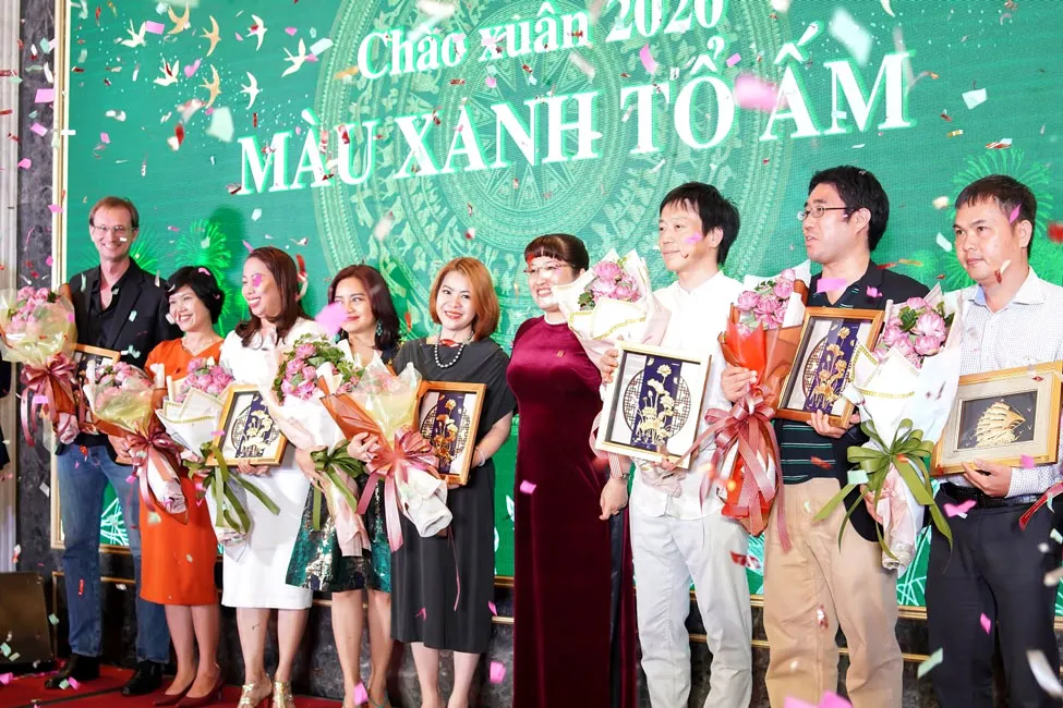 Phúc Khang tặng căn hộ và sổ đỏ cho nhân viên tổng trị giá 60 tỷ đồng ảnh 8