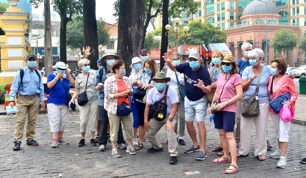 Du lịch, hàng không lao dốc ảnh 1