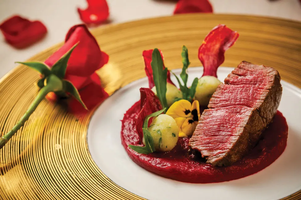 Lễ Tình nhân đáng nhớ tại The Reverie Saigon ảnh 1