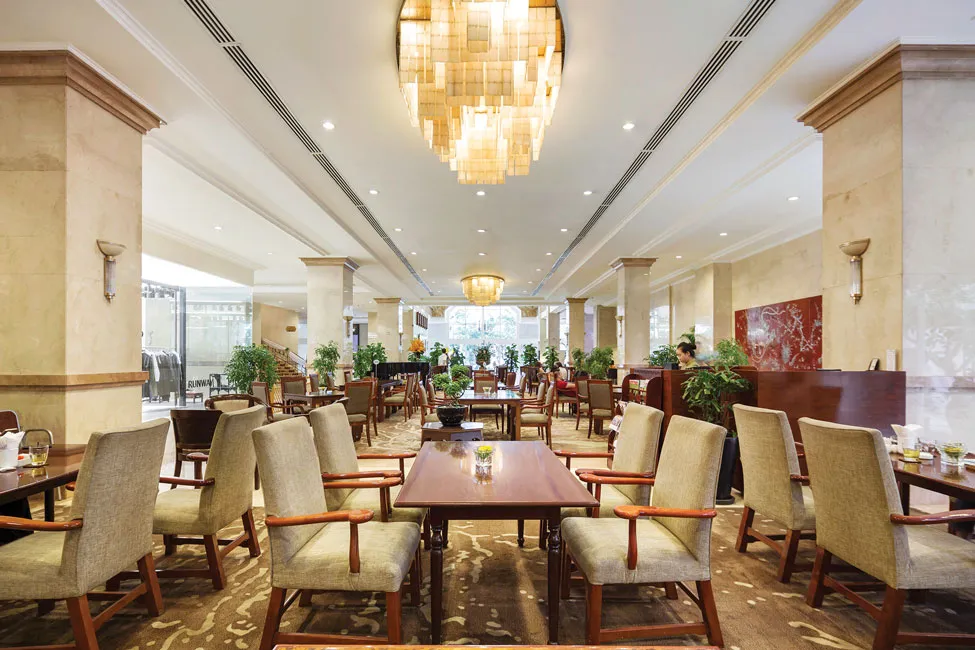 Nâng niu người phụ nữ yêu thương cùng Rex Hotel Saigon ảnh 6