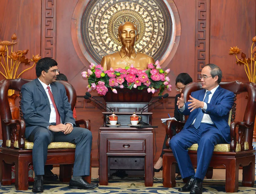 Tạo điều kiện cho các nhà đầu tư nước ngoài hoạt động ảnh 1