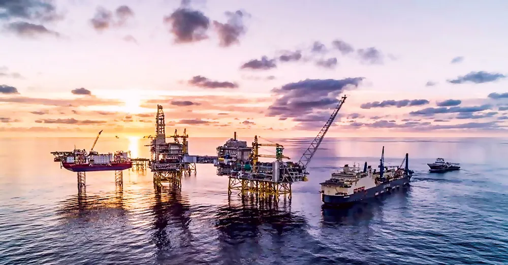 OPEC “ngấm đòn” Covid-19 ảnh 1