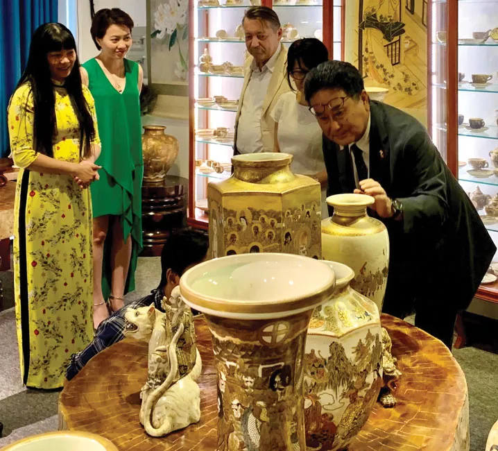 Thưởng trà Việt, ngắm gốm Satsuma ảnh 2