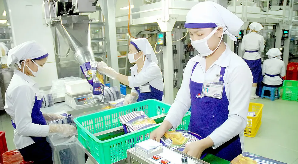 Hy sinh lợi ích kinh tế để bảo vệ sức khỏe người dân ảnh 1