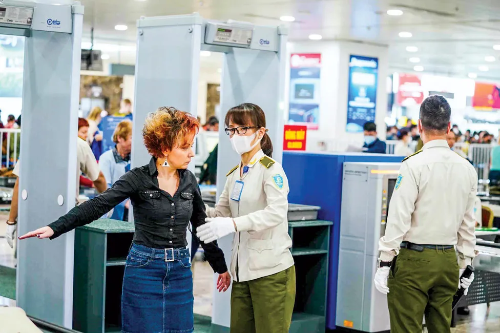 Quyết liệt với “giặc ngoài”, “thù trong” ảnh 1