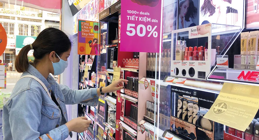 Doanh nghiệp, người lao động cùng vượt khó ảnh 2