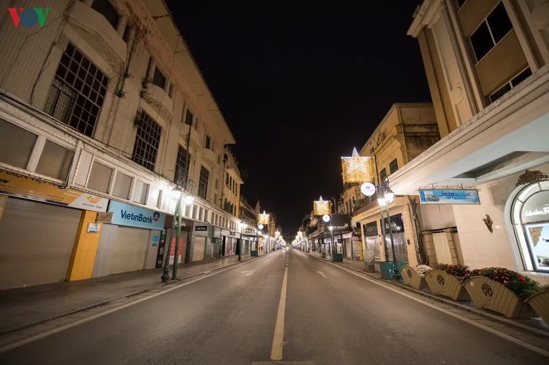 toi ha noi la lam tu goc nhin tren cao trong nhung ngay cach ly xa hoi hinh 13