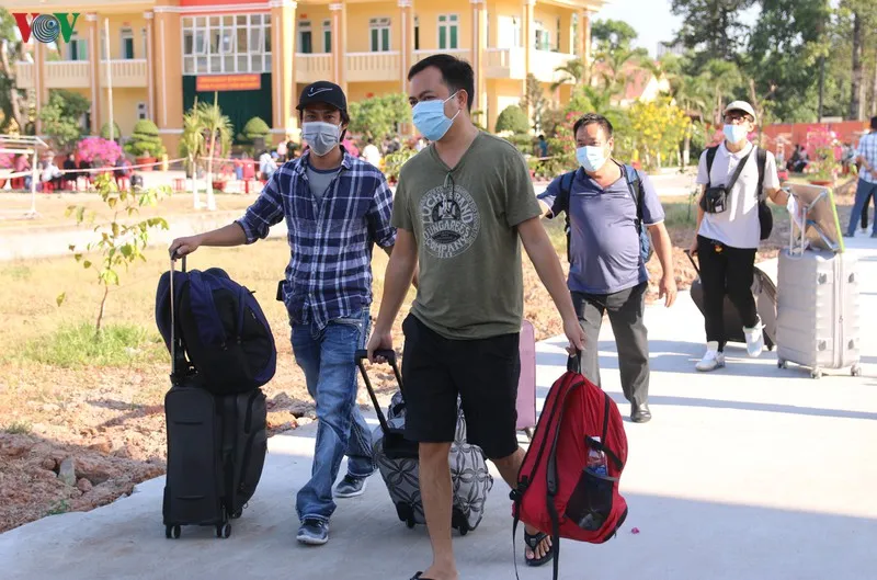 anh: bin rin phut chia tay tai khu cach ly truong qs quan doan 4 hinh 7