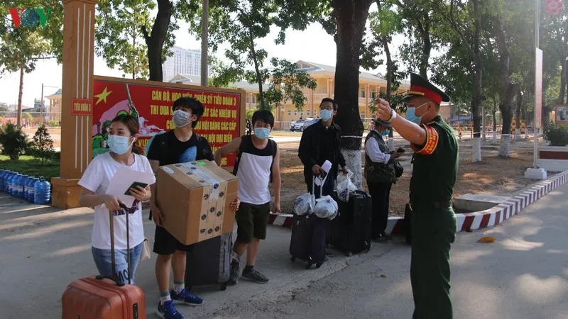 anh: bin rin phut chia tay tai khu cach ly truong qs quan doan 4 hinh 9