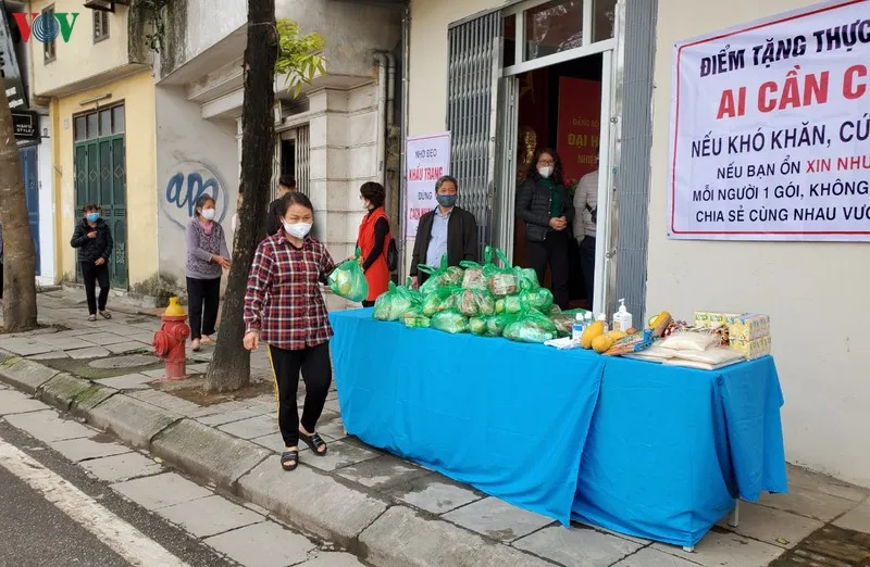 anh: thom thao nhung tam long ho tro nguoi ngheo vuot qua dai dich hinh 1