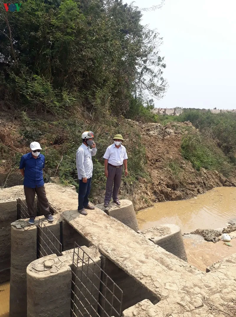 han han keo dai, nguoi dan chat chiu tung giot nuoc hinh 2