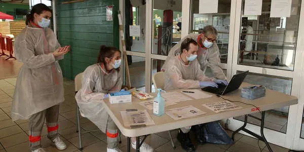 so ca tu vong tien dan moc 15.000, phap chuan bi gia han phong toa hinh 1