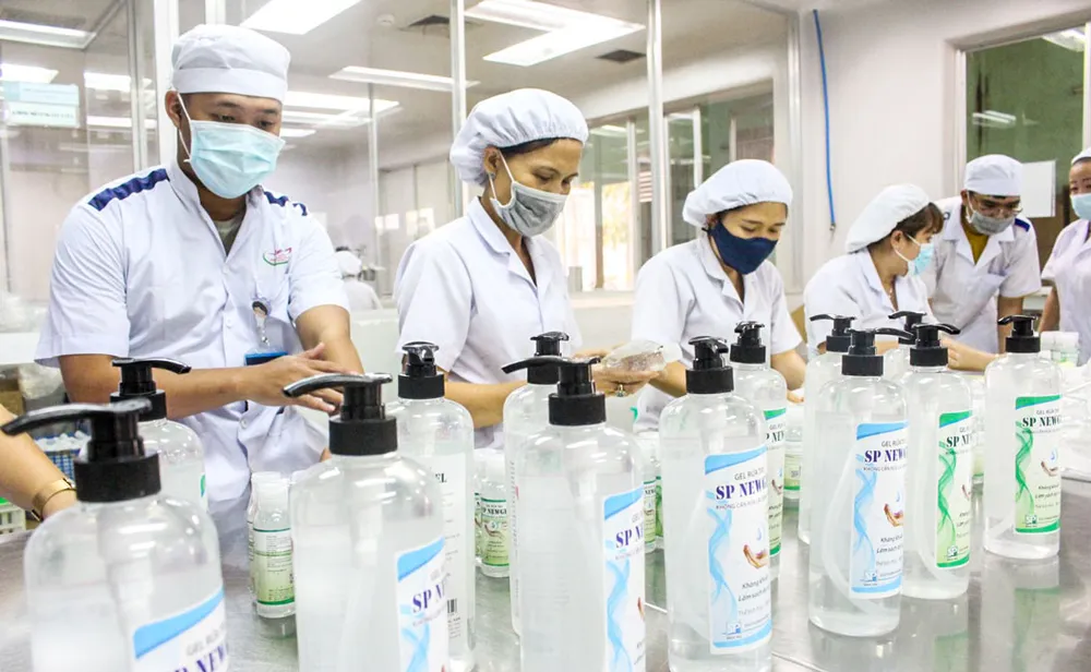 Linh hoạt xoay chuyển trong dịch ảnh 1