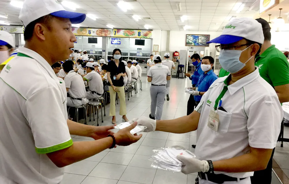 Doanh nghiệp giải bài toán nhân sự hậu Covid-19 ảnh 1