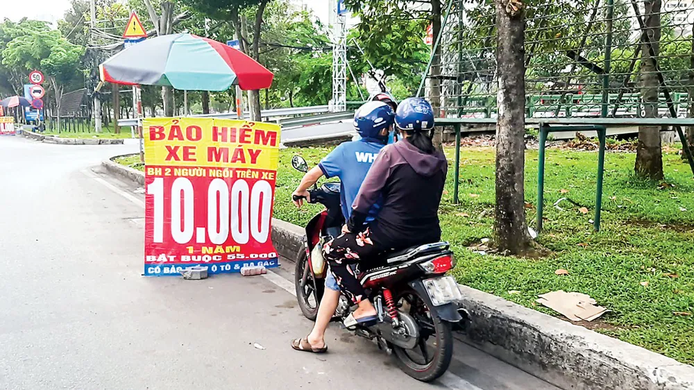 Sốt bảo hiểm xe máy giữa thời Covid-19? ảnh 1