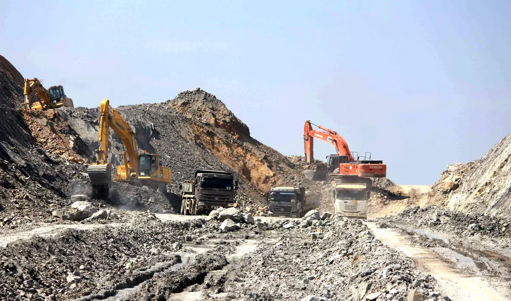 Tăng tốc các dự án trọng điểm ở miền Trung ảnh 1