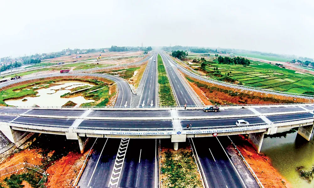 Hơn 2.000 dự án chi sai ngân sách ảnh 1