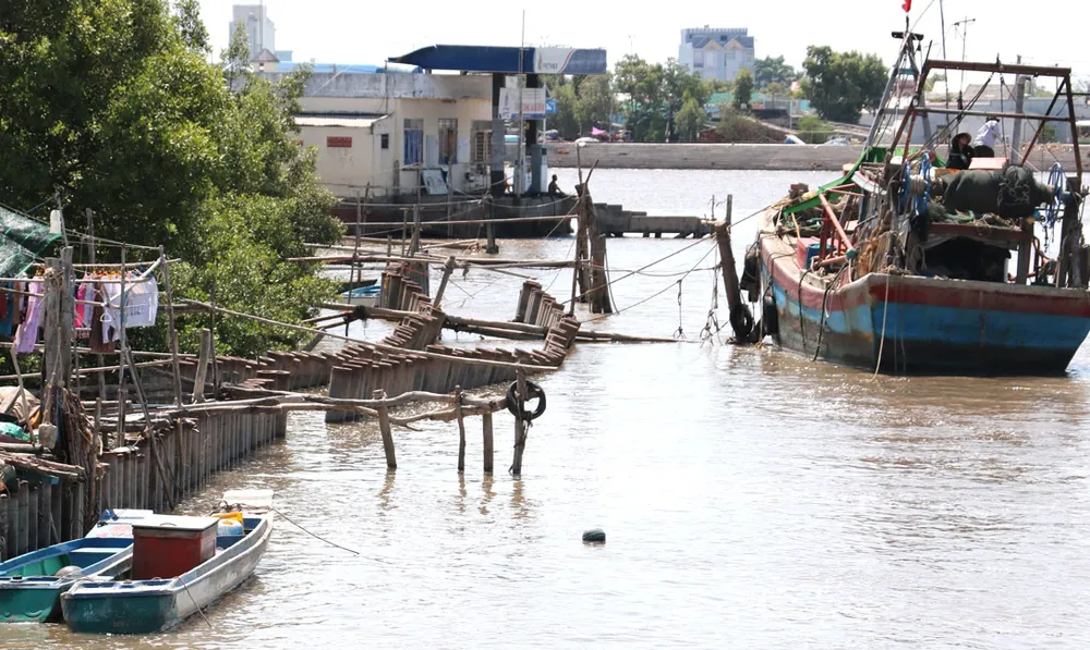 Kè cấp bách làm hoài không xong ảnh 1