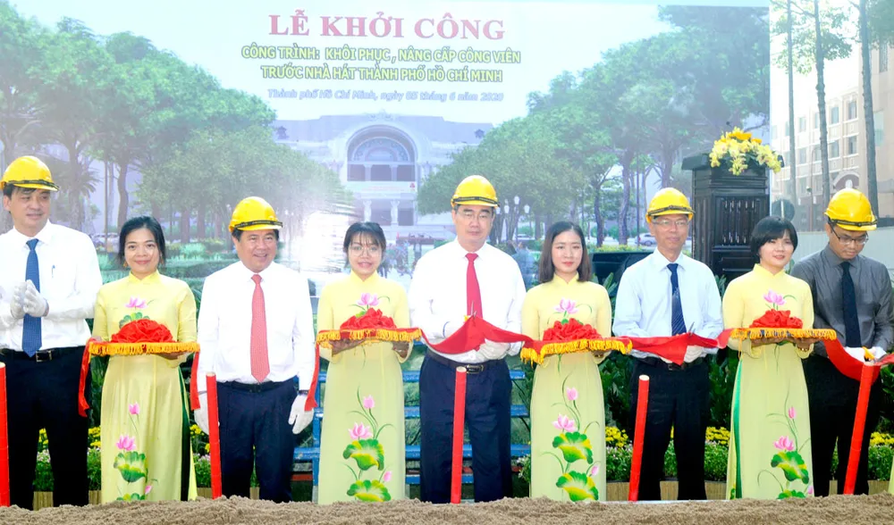 Khởi công công trình khôi phục, nâng cấp công viên trước Nhà hát Thành phố ảnh 1