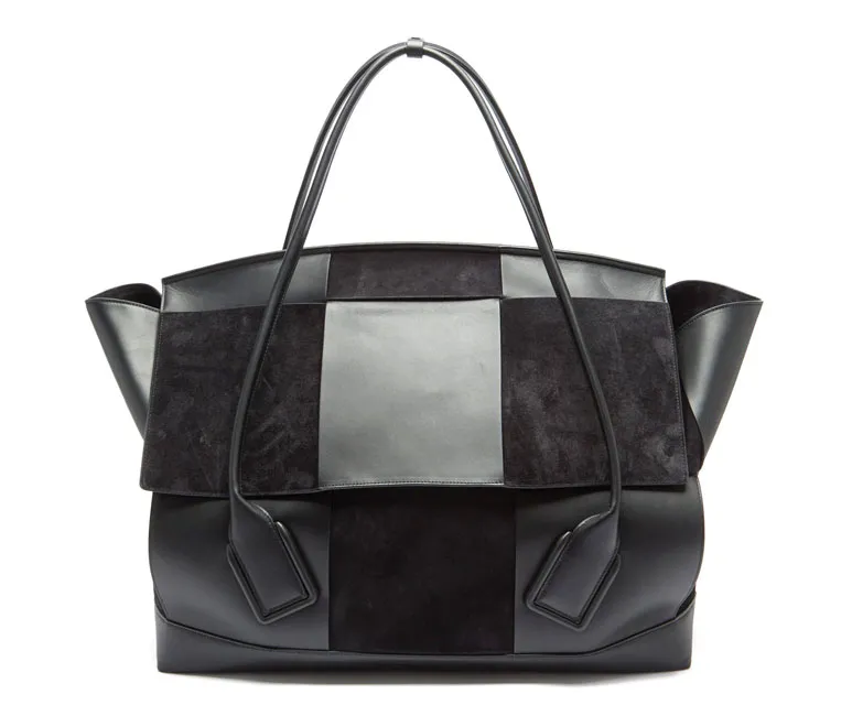 Lịch lãm trong chuyến công tác ảnh 1