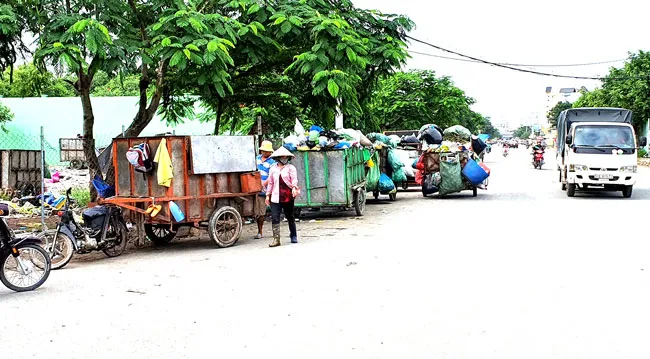 Ô nhiễm từ điểm tập kết rác ảnh 1