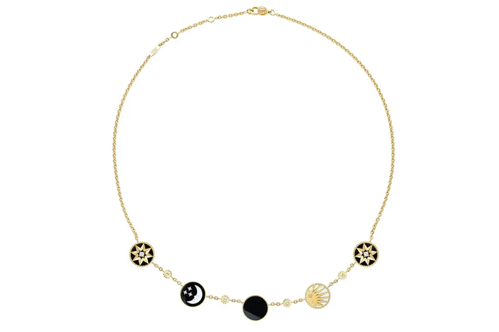 Hàng hiệu thời trang mới ra mắt ảnh 7