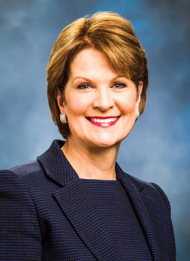 Maryllin Hewson “Nữ thần chiến tranh” nước Mỹ ảnh 1