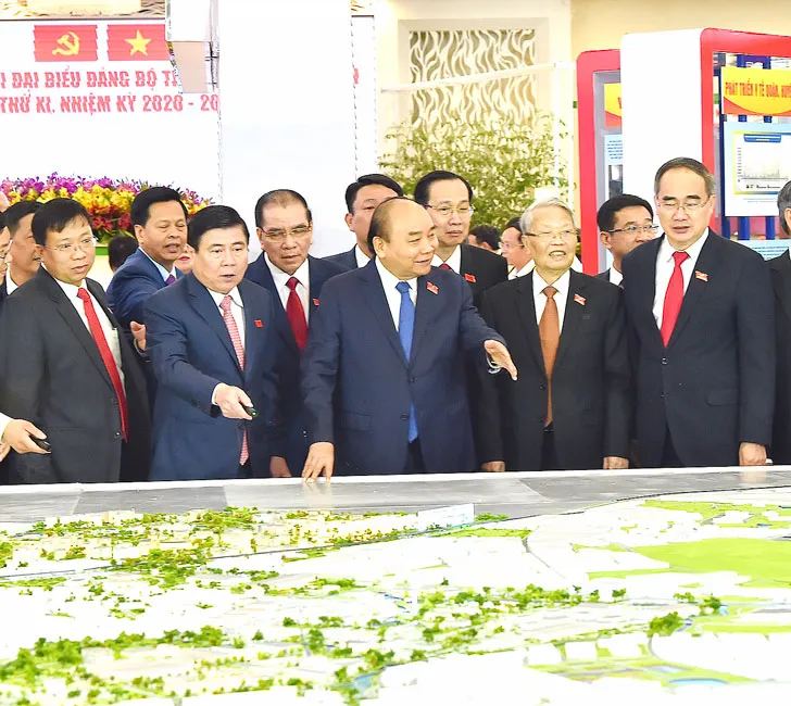 Thủ tướng Nguyễn Xuân Phúc: Xây dựng TPHCM thành đại đô thị thông minh, đẳng cấp quốc tế ảnh 1