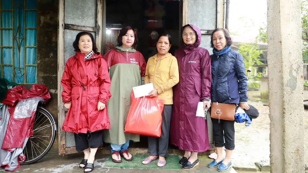 Tập đoàn BĐS Vạn Phúc ủng hộ 3 tỷ đồng cho đồng bào miền Trung bị lũ lụt ảnh 3