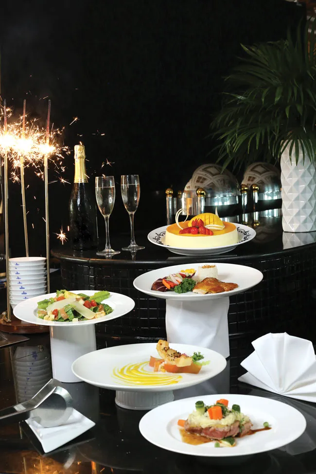 Rooftop Garden Bar khởi động đại tiệc đón năm mới rực rỡ ảnh 1