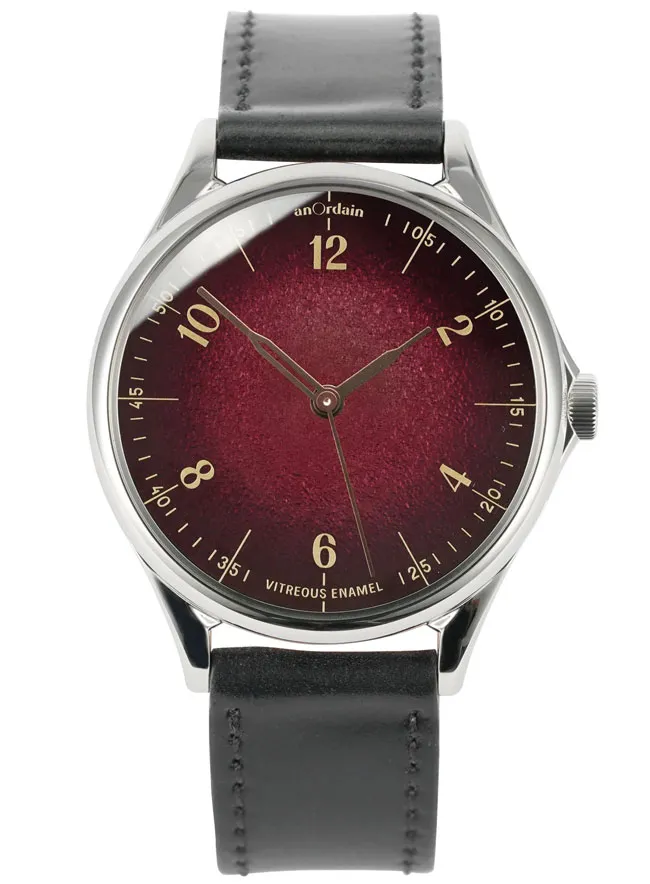 Đồng hồ sắc đỏ ảnh 2