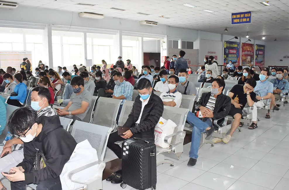 Vẫn nhộn nhịp về quê đón tết ảnh 1