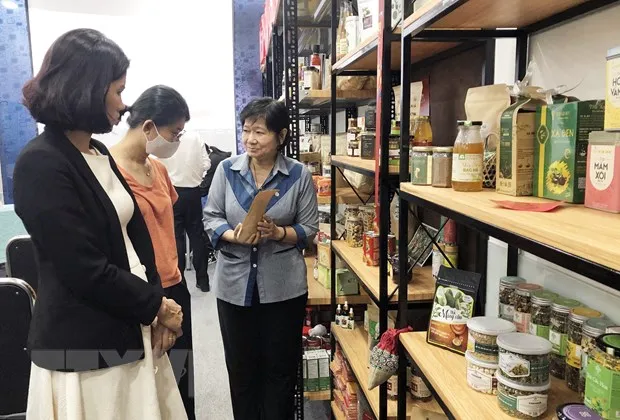 Khoi day niem tu hao 