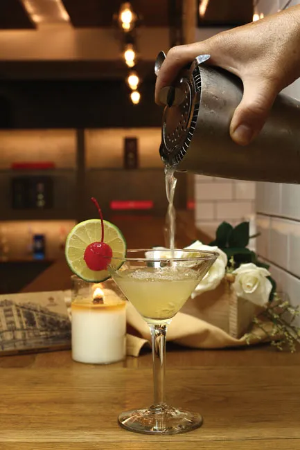 Đặc sắc tiệc Happy Hour Cocktail ảnh 3