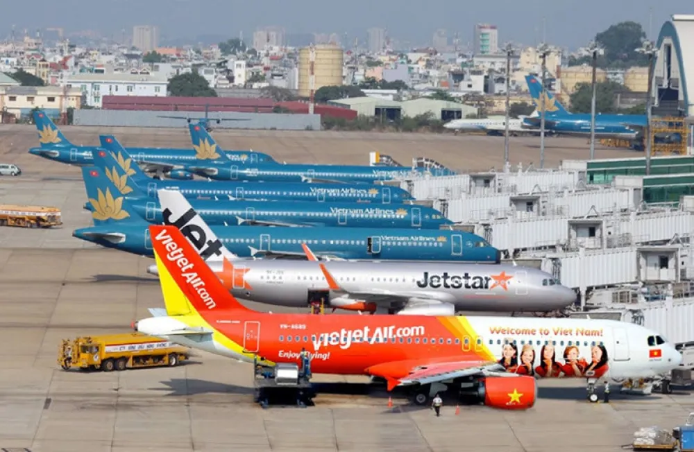 Đại diện Bộ GTVT cho biết, thời điểm hiện tại chưa bàn đến chuyện áp giá sàn vé máy bay.&nbsp;