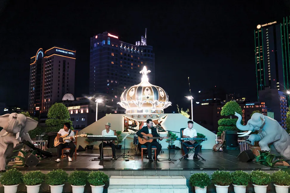 Ưu đãi trải nghiệm sôi động tại Khách sạn Rex Sài Gòn ảnh 2