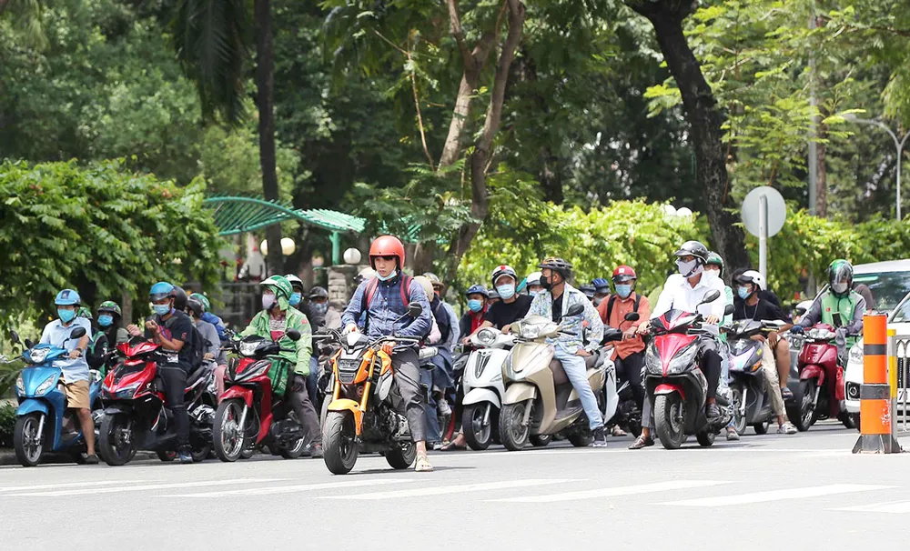 Với những hành vi vi phạm luật giao thông, cần thiết phải phạt nặng để không tái diễn. Ảnh: DŨNG PHƯƠNG