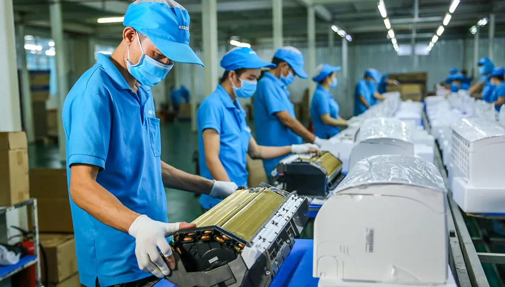 Công nhân làm việc trong các doanh nghiệp FDI.