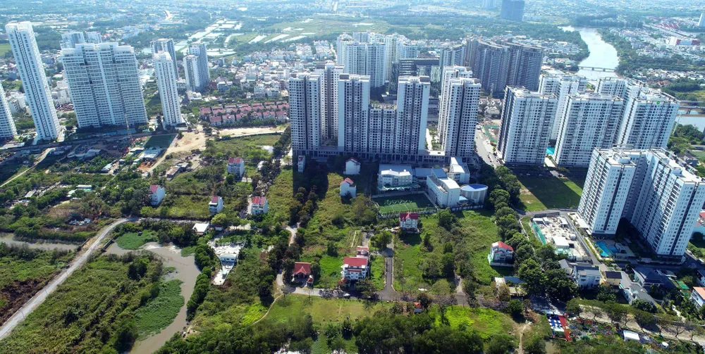 TP.HCM: Huyện 'lên đời' thành phố sao cho khả thi? - ảnh 1