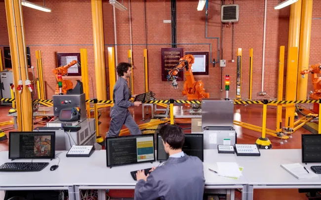 Doanh nghiệp buộc phải chuyển đổi số ảnh 1