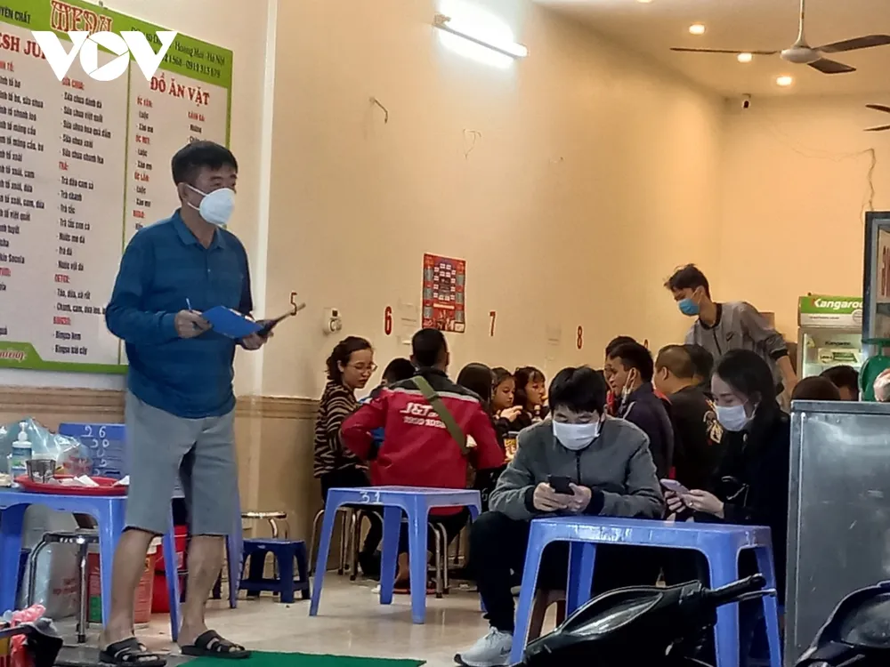 F0 liên tục tăng cao, người dân Hà Nội vẫn chủ quan, lơ là trong phòng, chống dịch ảnh 3