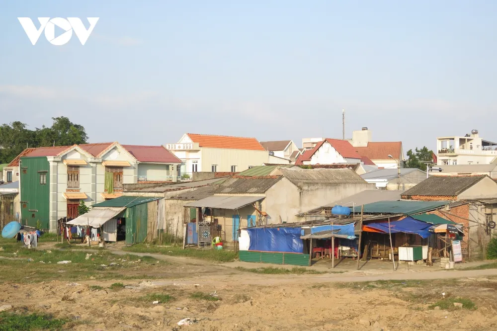 Gian nan làng chài “tỷ phú” ảnh 1