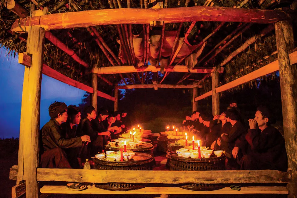 Linh vật hổ đá trên rẻo cao Y Tý ảnh 4