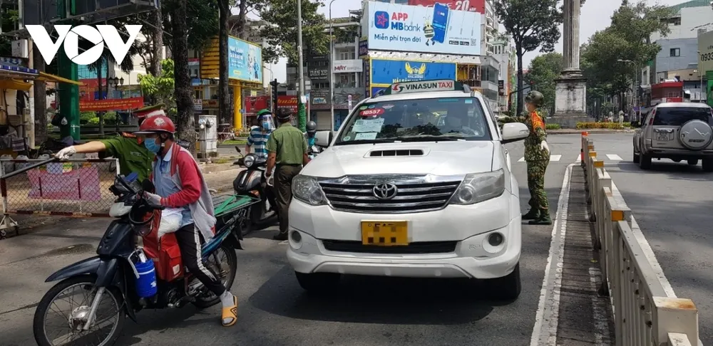 Giá cước xe công nghệ ở TP.HCM: Tăng nhanh, giảm chậm ảnh 2